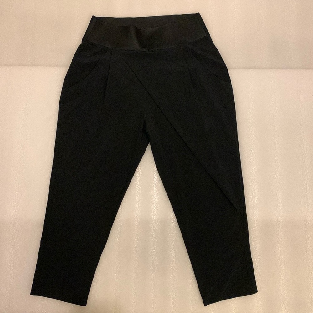 NEW Columbia Women’s Athletic Capris, XS Size